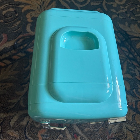 Caynel Skincare Mini Fridge - Picture 2 of 7